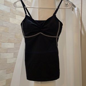 Lululemon black tank size 6 great condition!